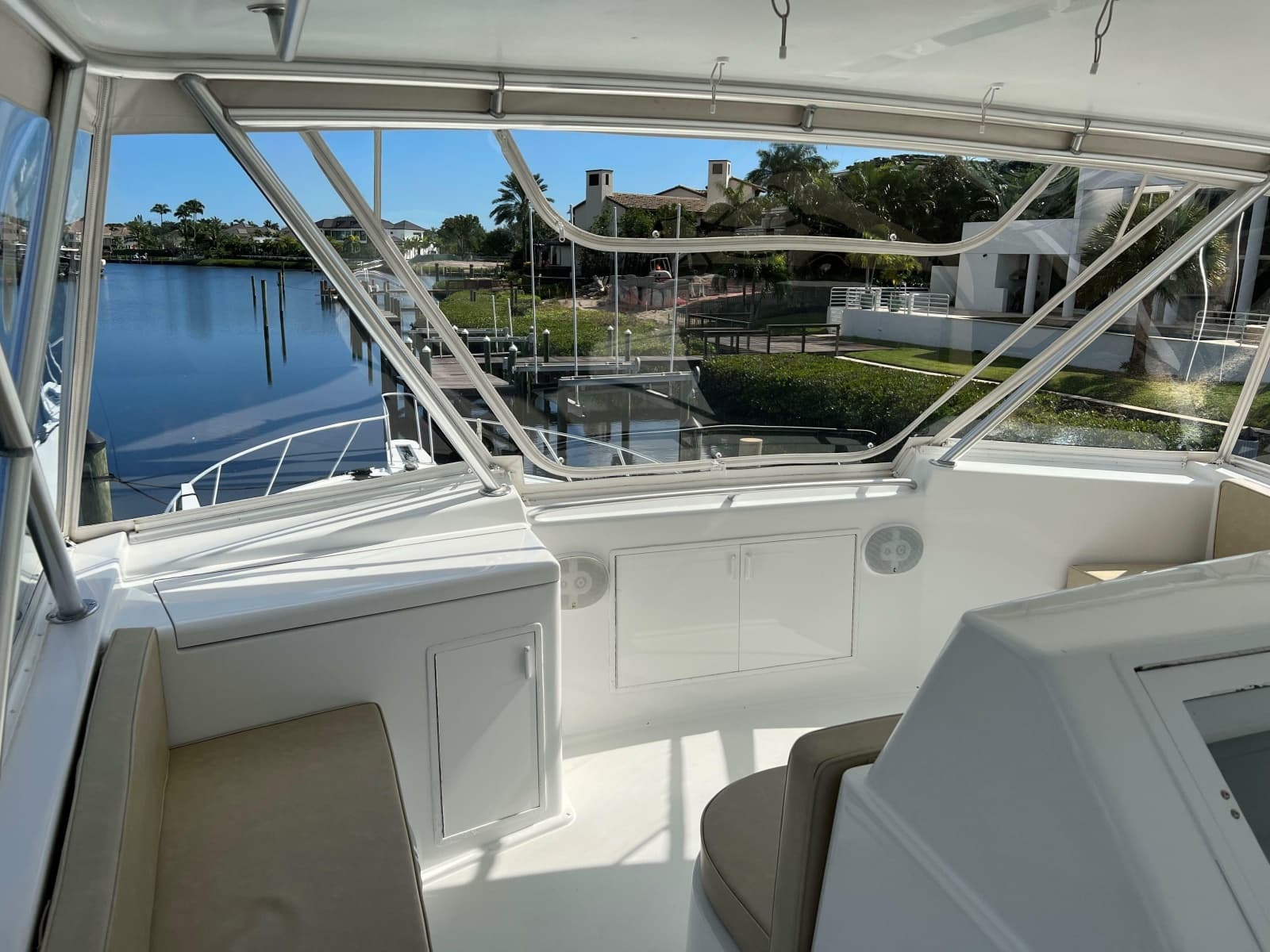 1997 Viking 58 Convertible - Photo 13