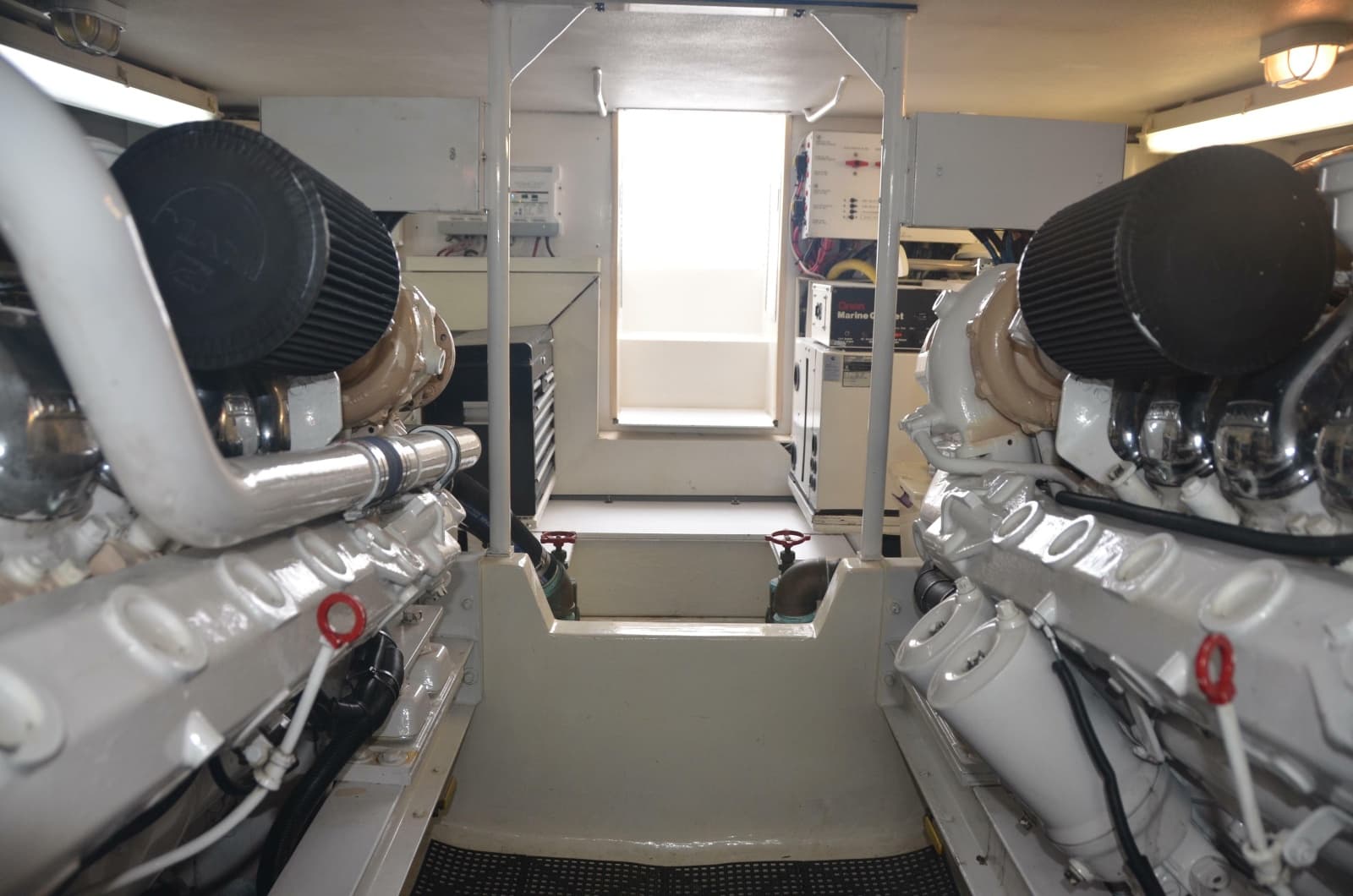 1997 Viking 58 Convertible - Photo 54