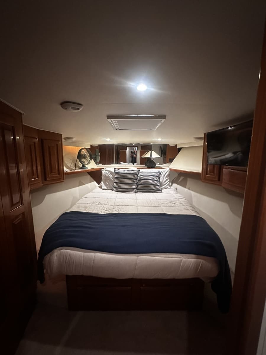 1997 Viking 58 Convertible - Photo 38