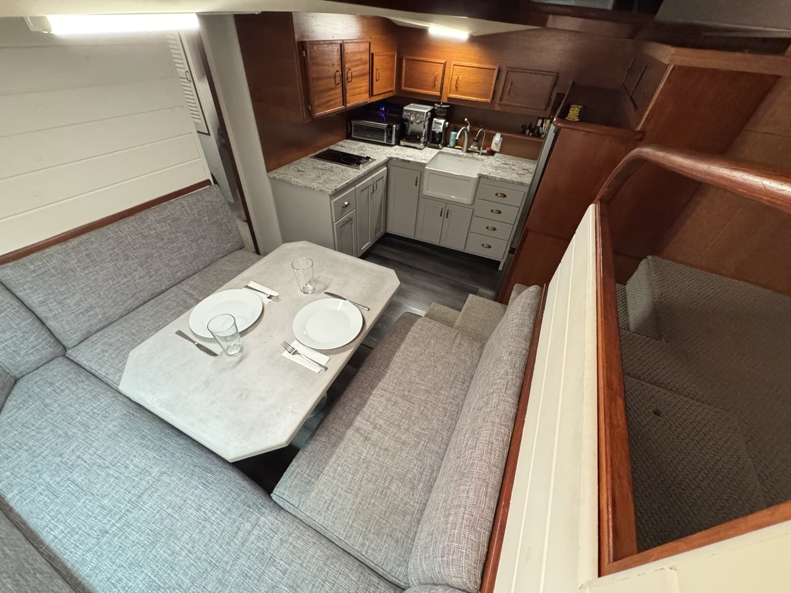 1985 Ocean Yachts 46 Sunliner - Photo 36