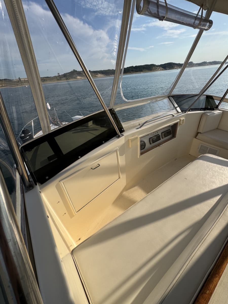 1985 Ocean Yachts 46 Sunliner - Photo 24