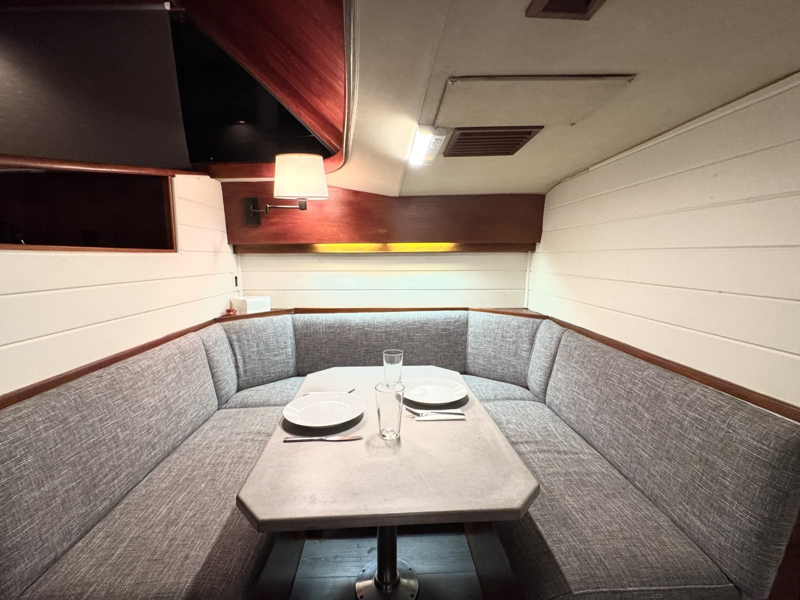 1985 Ocean Yachts 46 Sunliner - Photo 37
