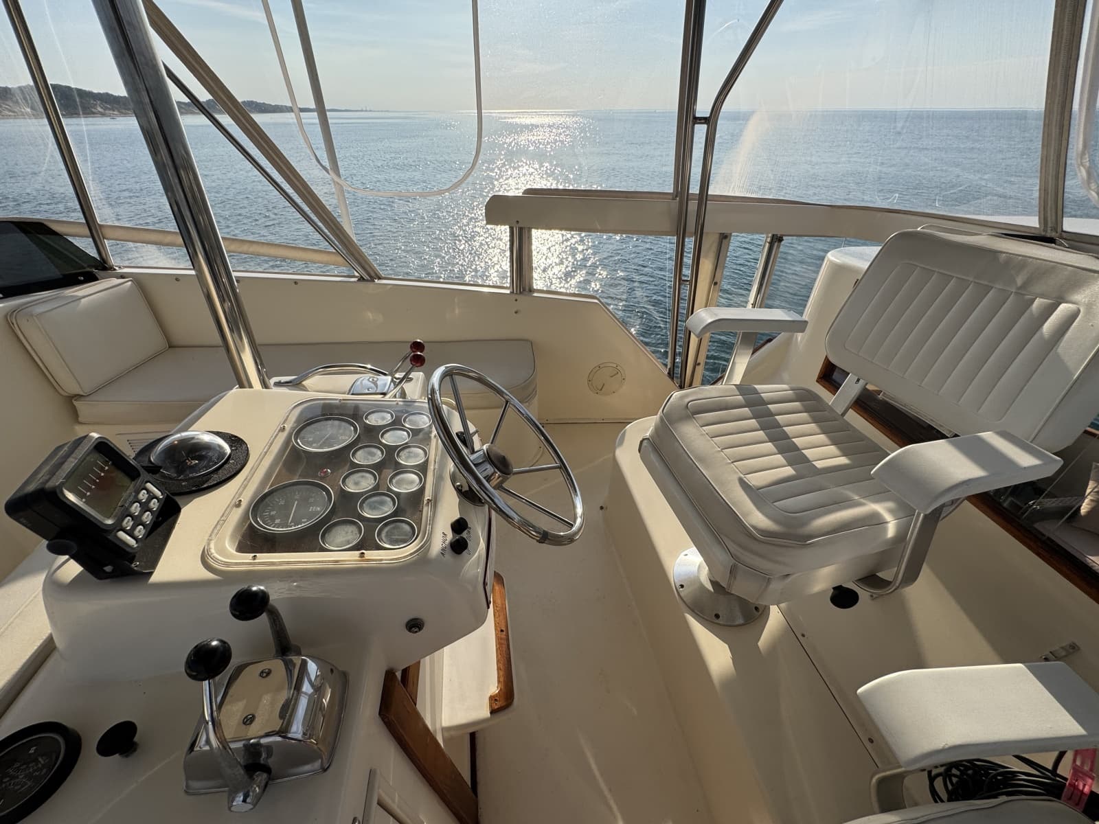 1985 Ocean Yachts 46 Sunliner - Photo 25