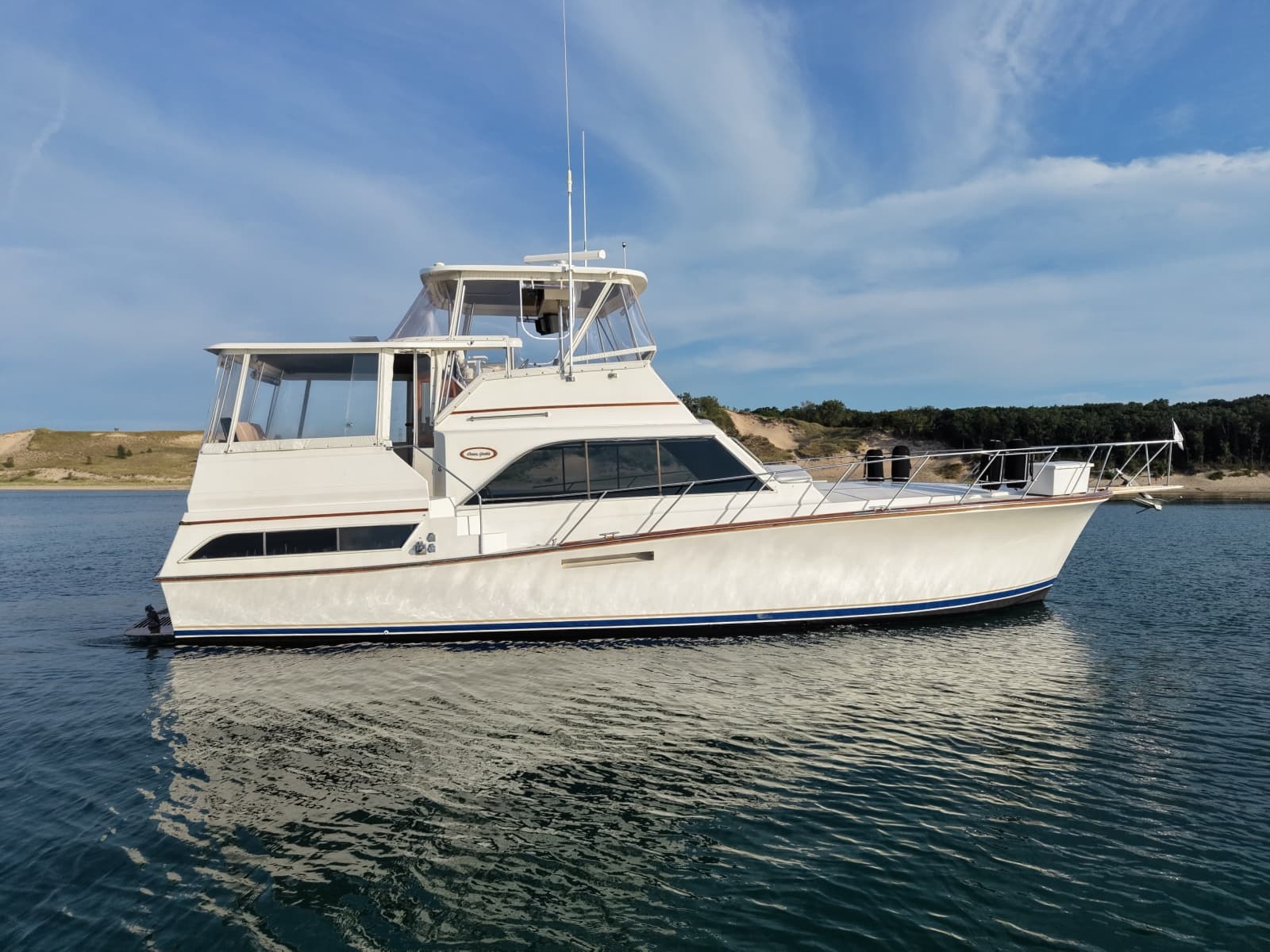 1985 Ocean Yachts 46 Sunliner - Photo 2