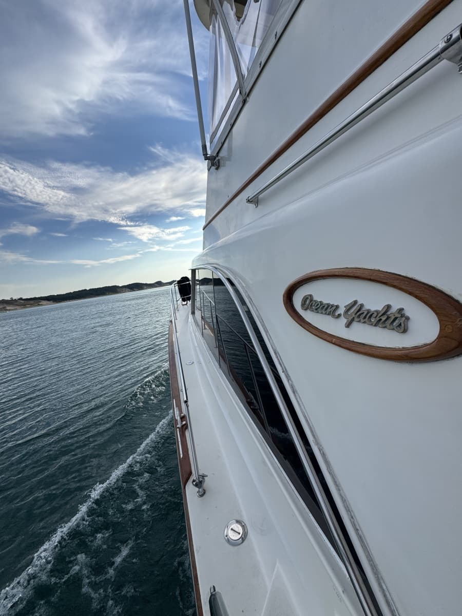 1985 Ocean Yachts 46 Sunliner - Photo 15
