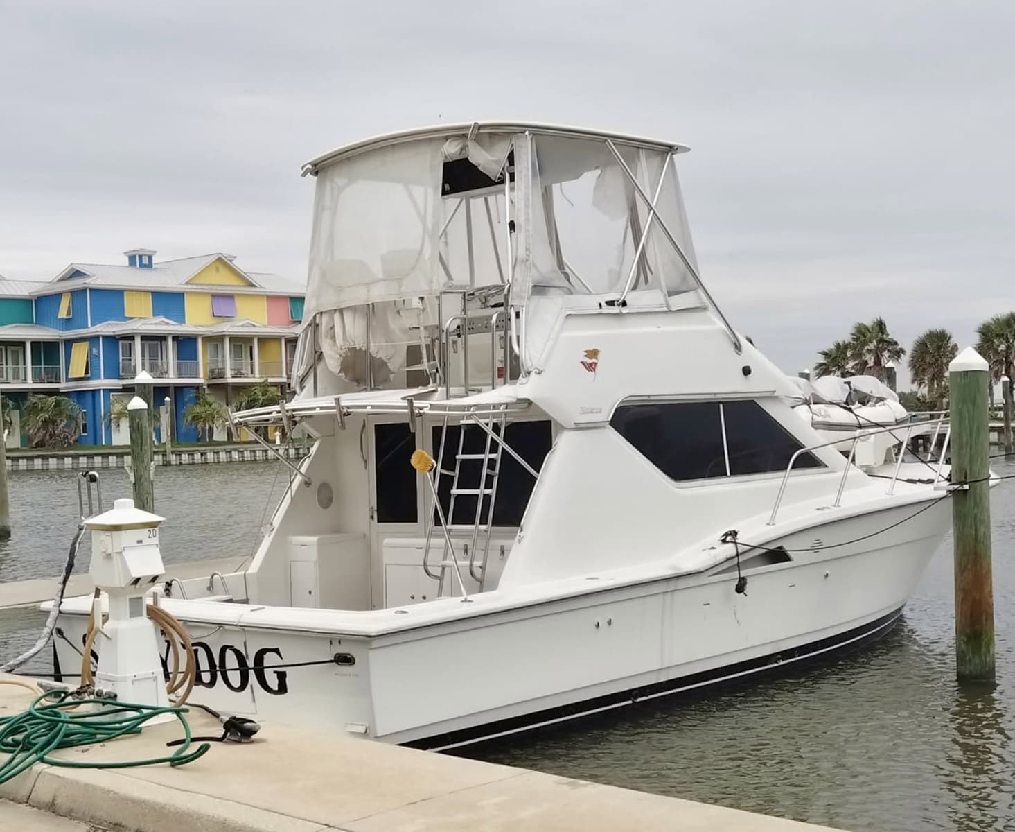 1995 Hatteras 39 Convertible - Photo 2