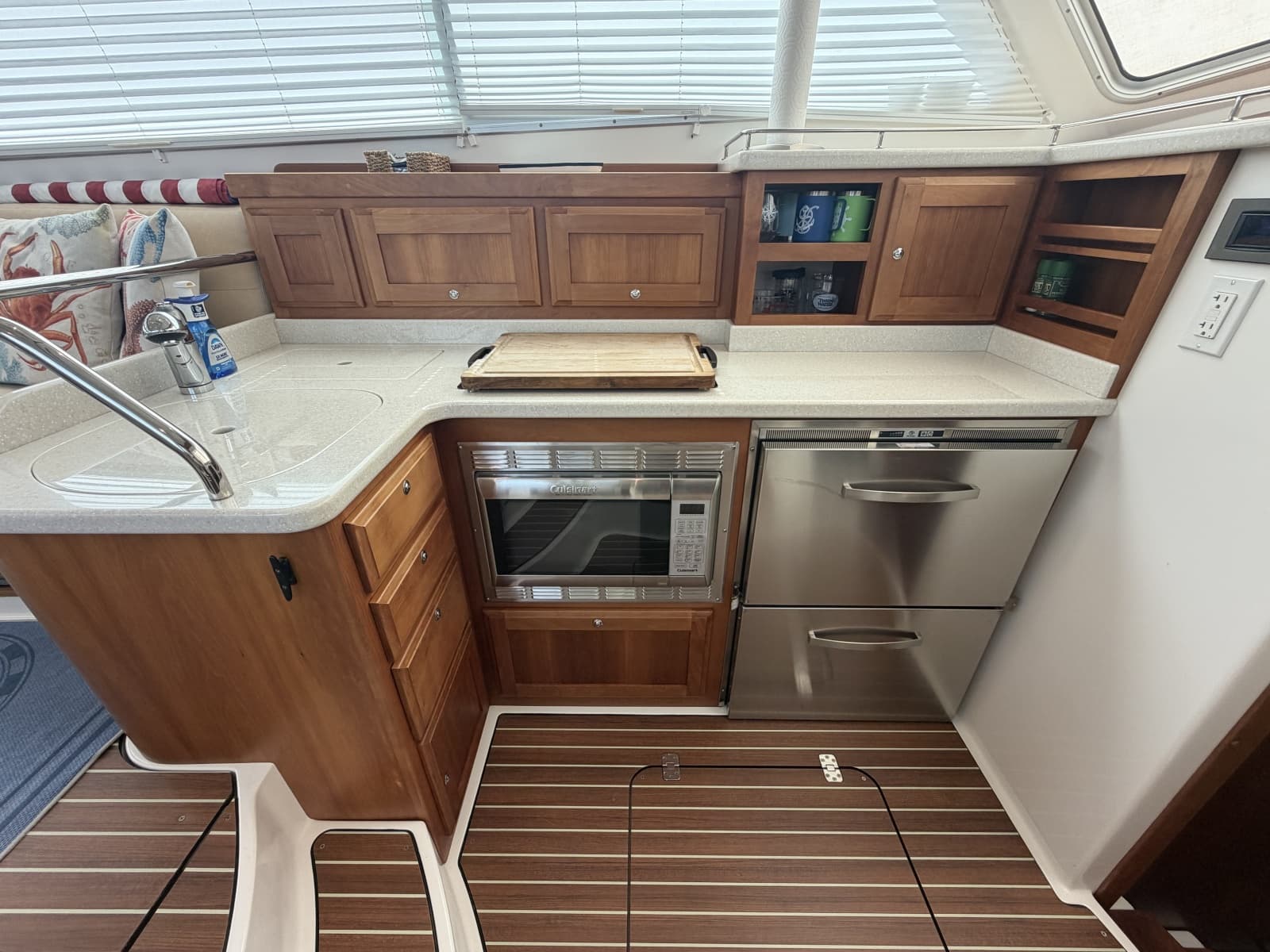 2017 Back Cove 37 - Photo 16