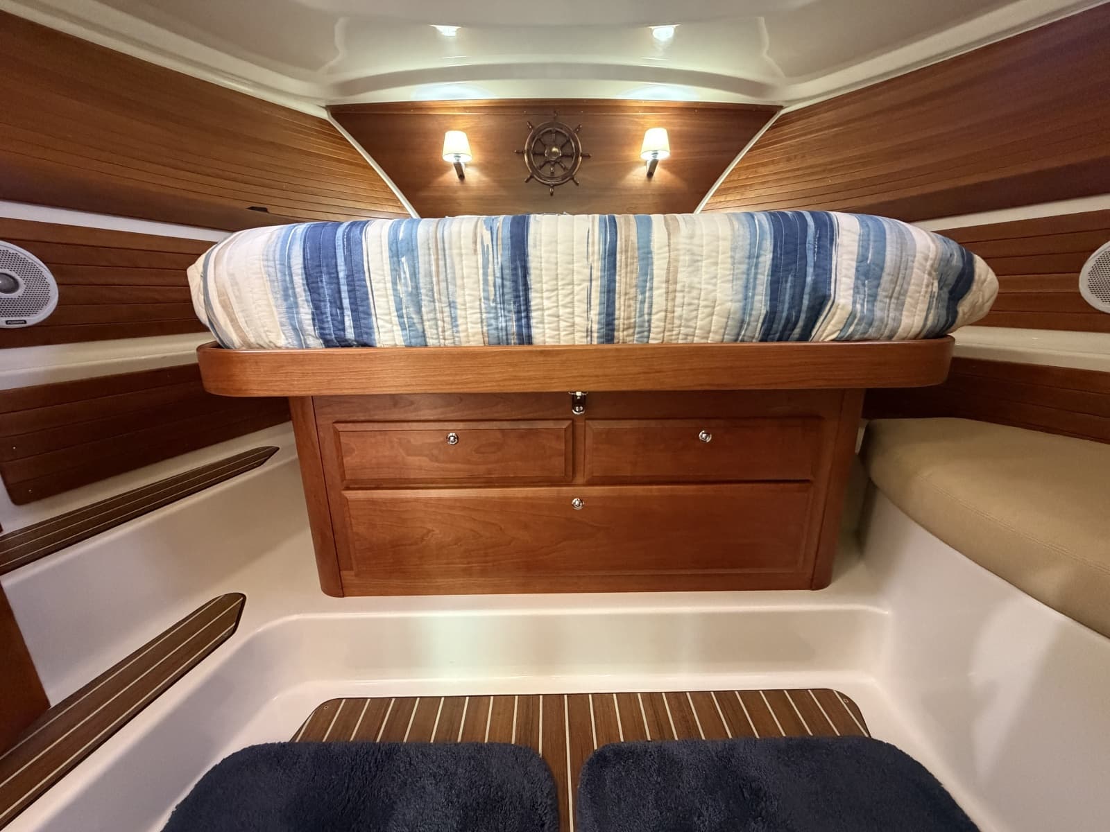 2017 Back Cove 37 - Photo 25