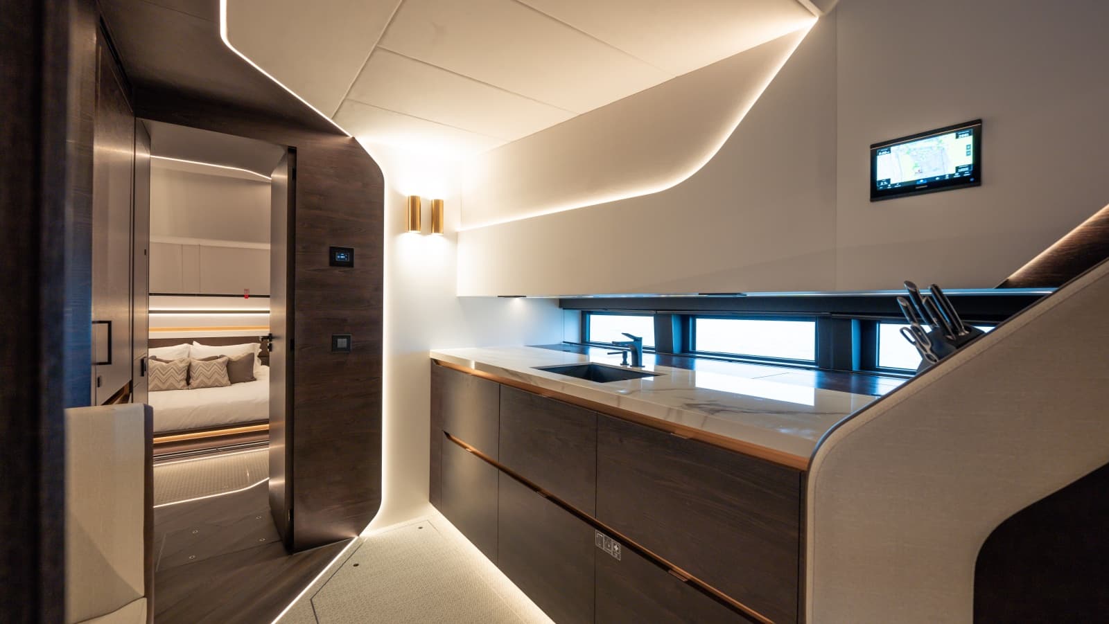 2026 Vanquish Yachts VQ70 - Photo 75