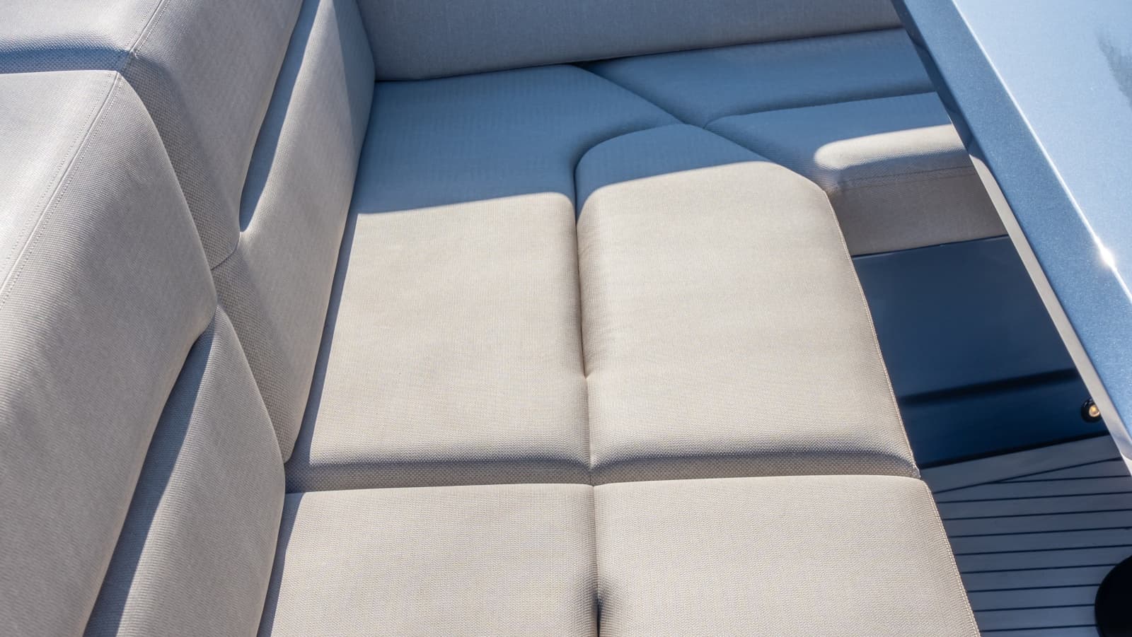 2026 Vanquish Yachts VQ70 - Photo 35