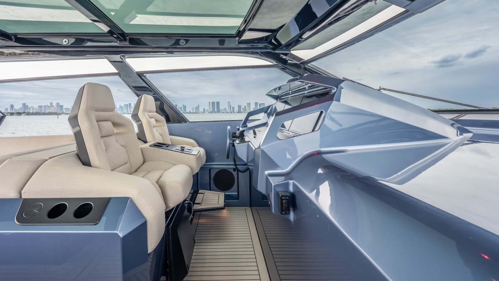 2026 Vanquish Yachts VQ70 - Photo 23