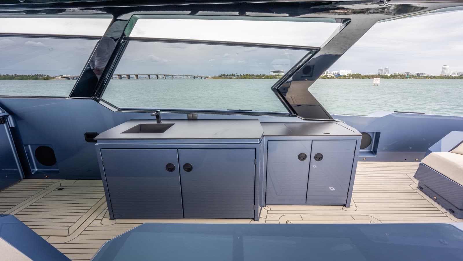 2026 Vanquish Yachts VQ70 - Photo 27