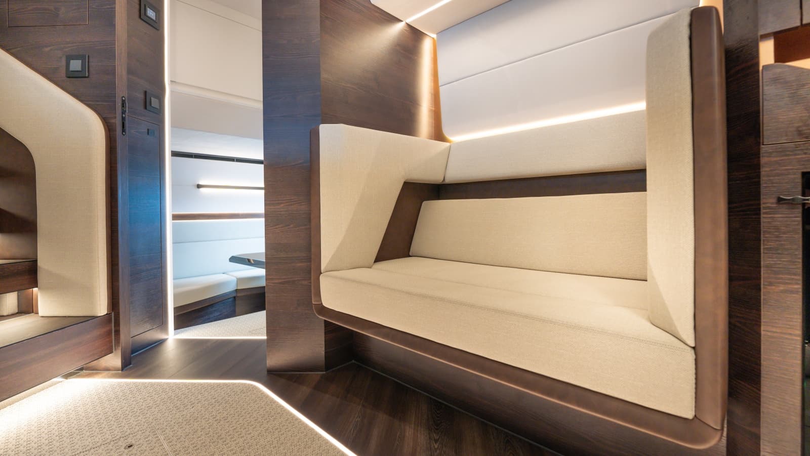2026 Vanquish Yachts VQ70 - Photo 73