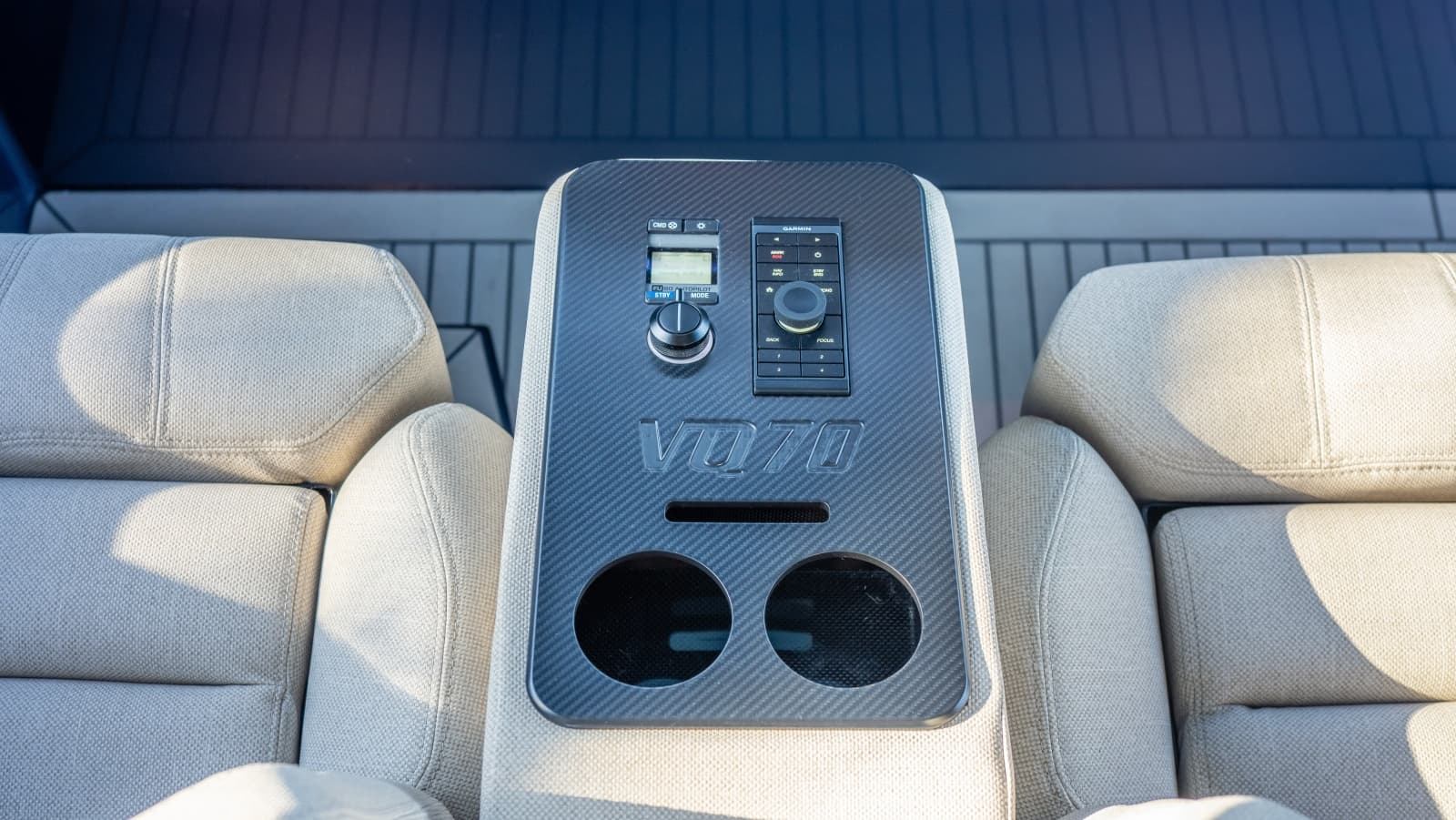 2026 Vanquish Yachts VQ70 - Photo 50
