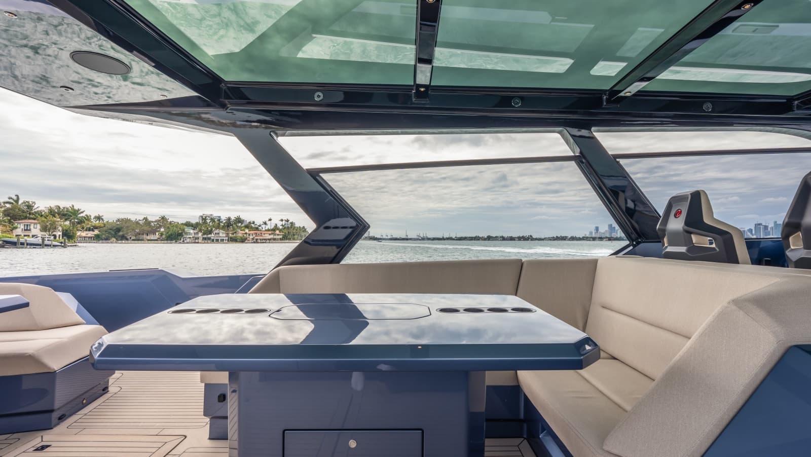 2026 Vanquish Yachts VQ70 - Photo 25