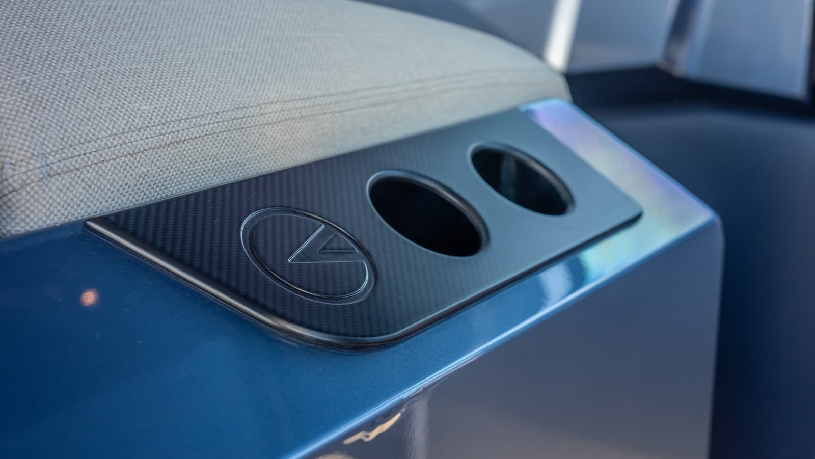 2026 Vanquish Yachts VQ70 - Photo 31