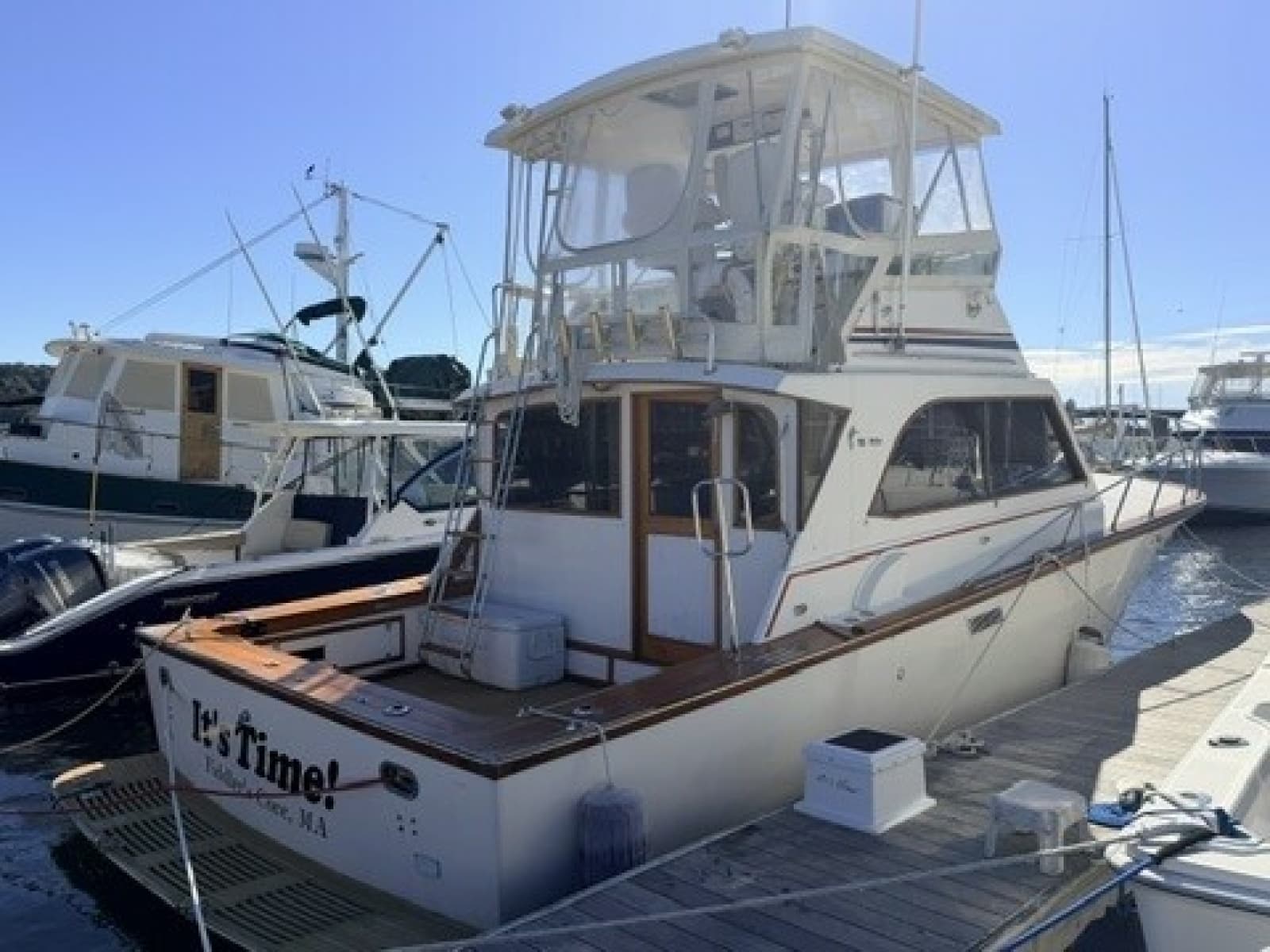 1984 Egg Harbor Sedan - Photo 2