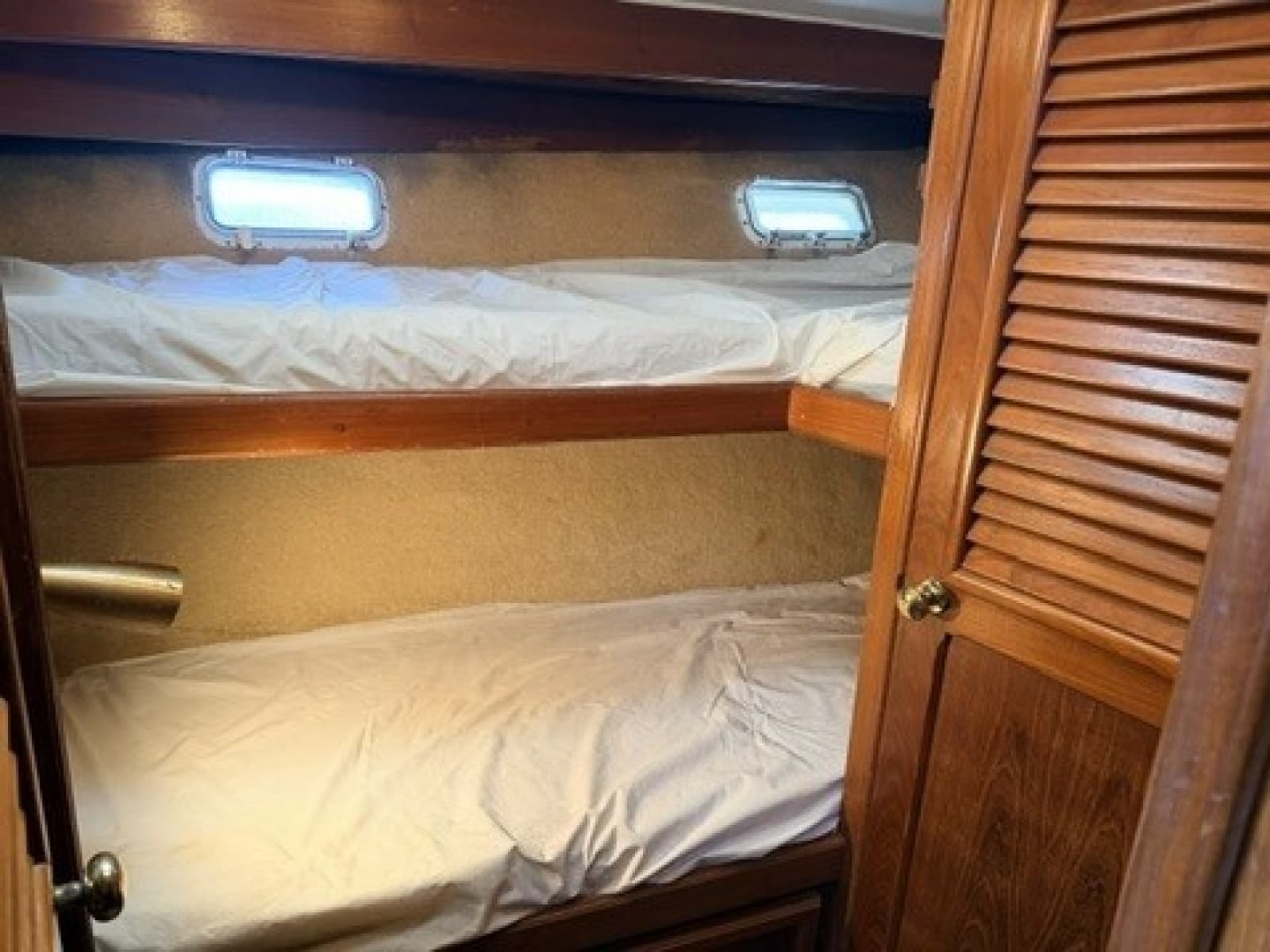 1984 Egg Harbor Sedan - Photo 39