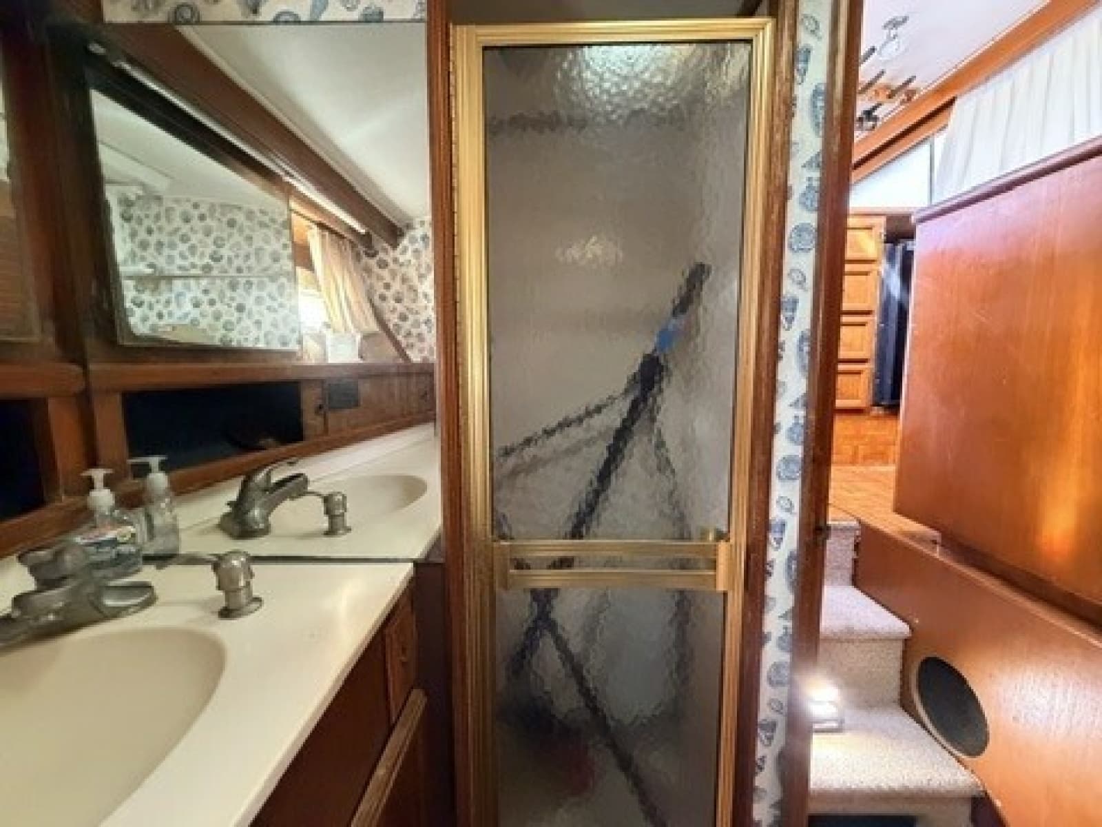 1984 Egg Harbor Sedan - Photo 44