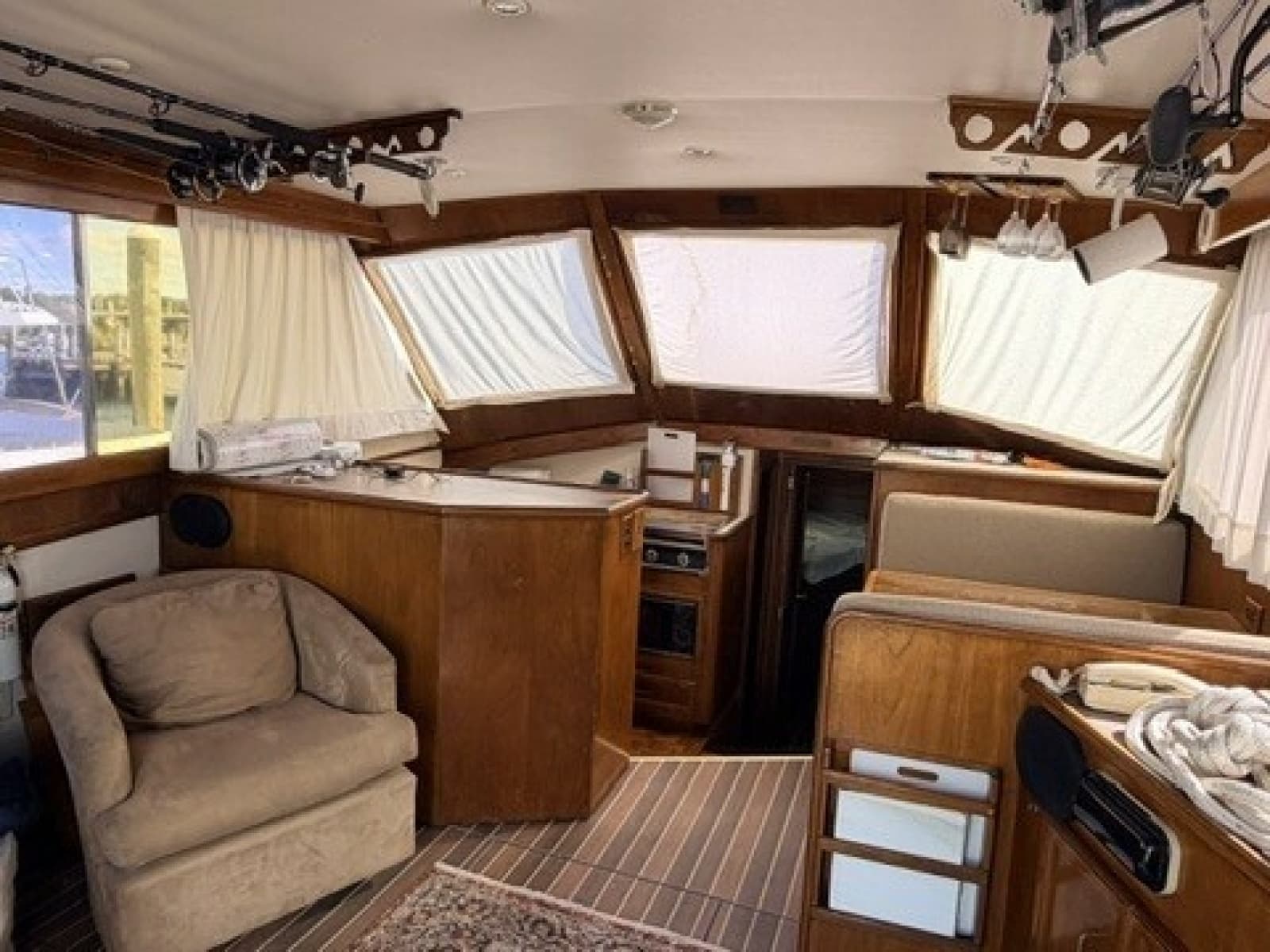 1984 Egg Harbor Sedan - Photo 20