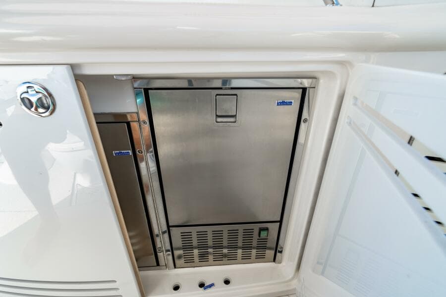 2001 Sea Ray 540 Sundancer - Photo 32