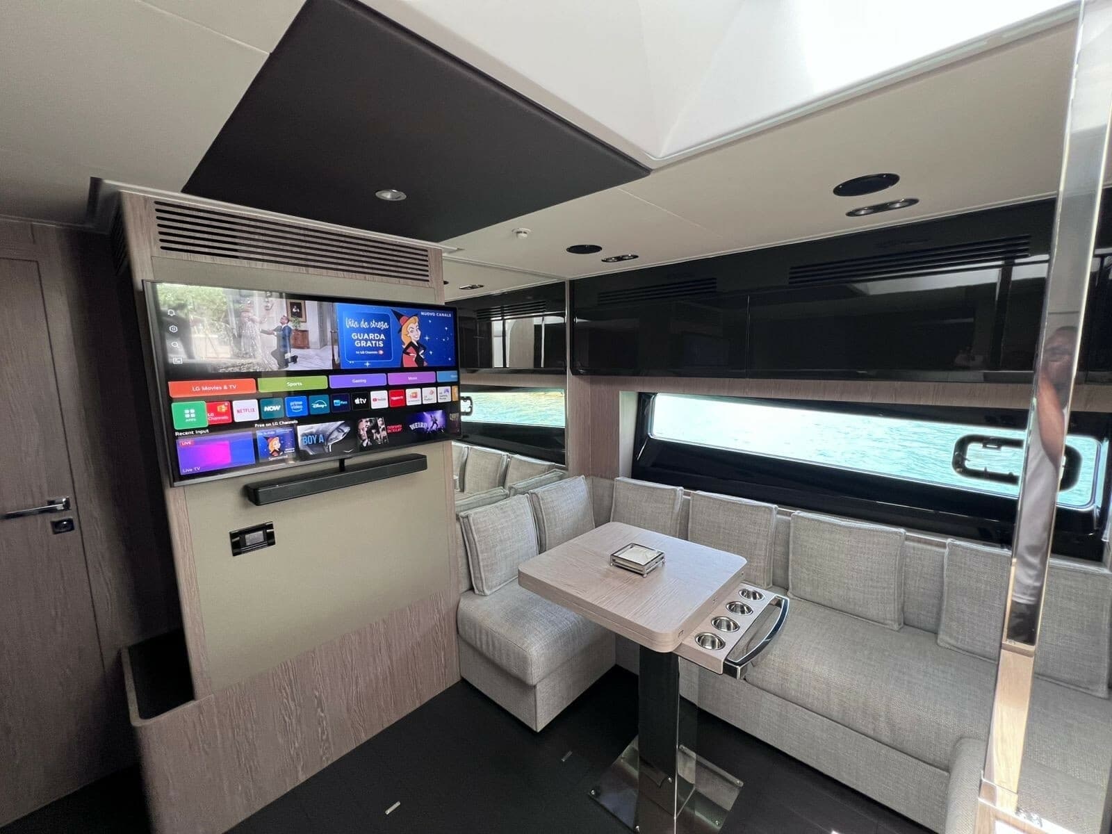 2025 Azimut Atlantis 51 - Photo 10
