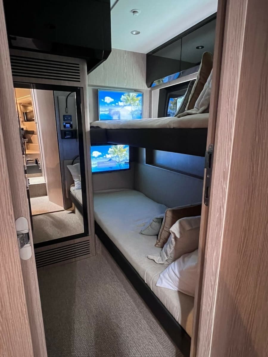 2025 Azimut Atlantis 51 - Photo 22
