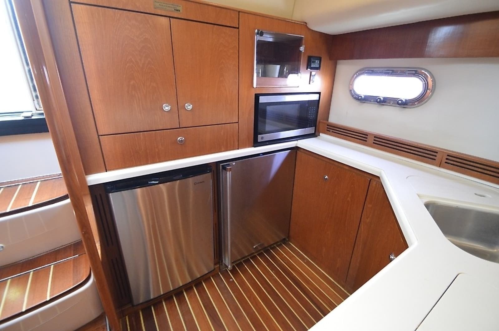 2004 Tiara Yachts 4400 Sovran - Photo 27