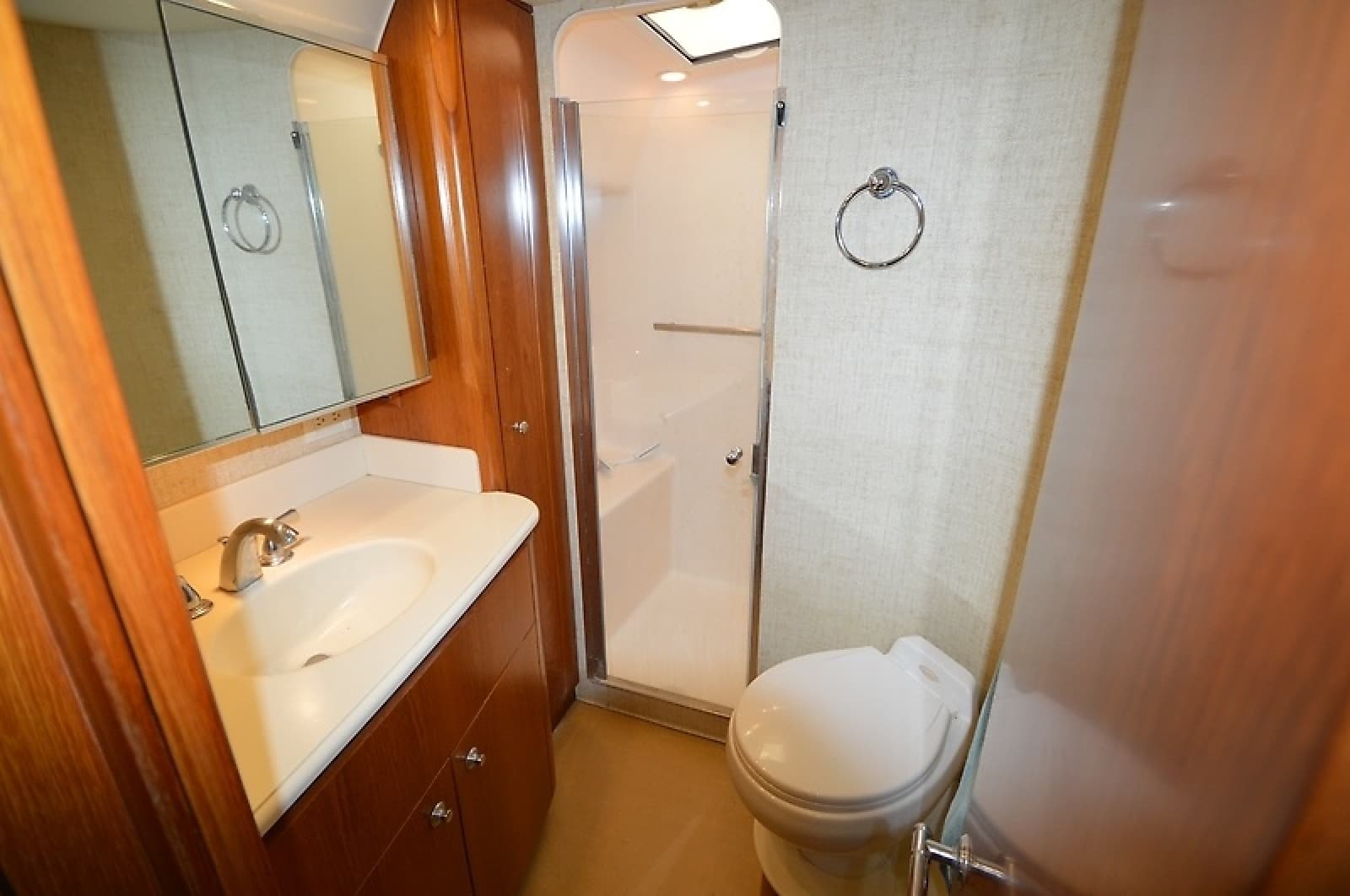 2004 Tiara Yachts 4400 Sovran - Photo 47