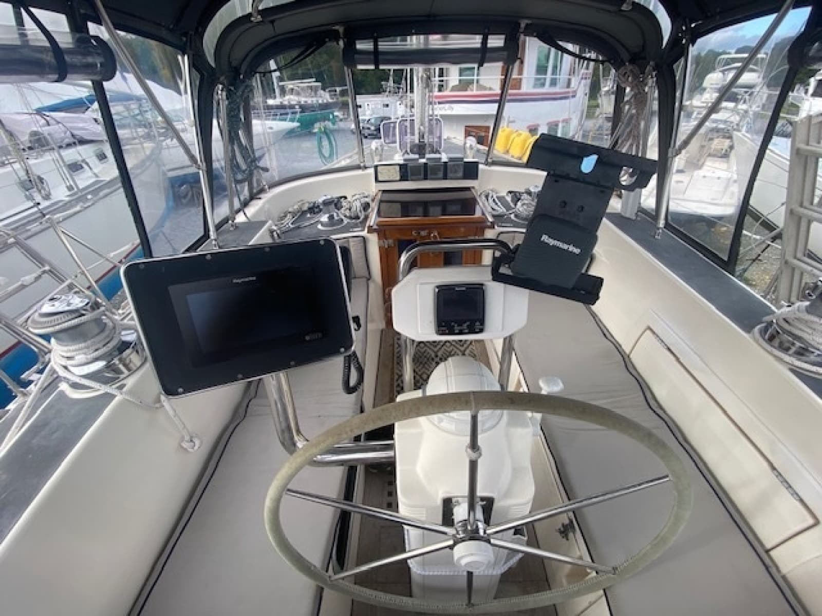 1997 Westerly Oceanlord - Photo 22