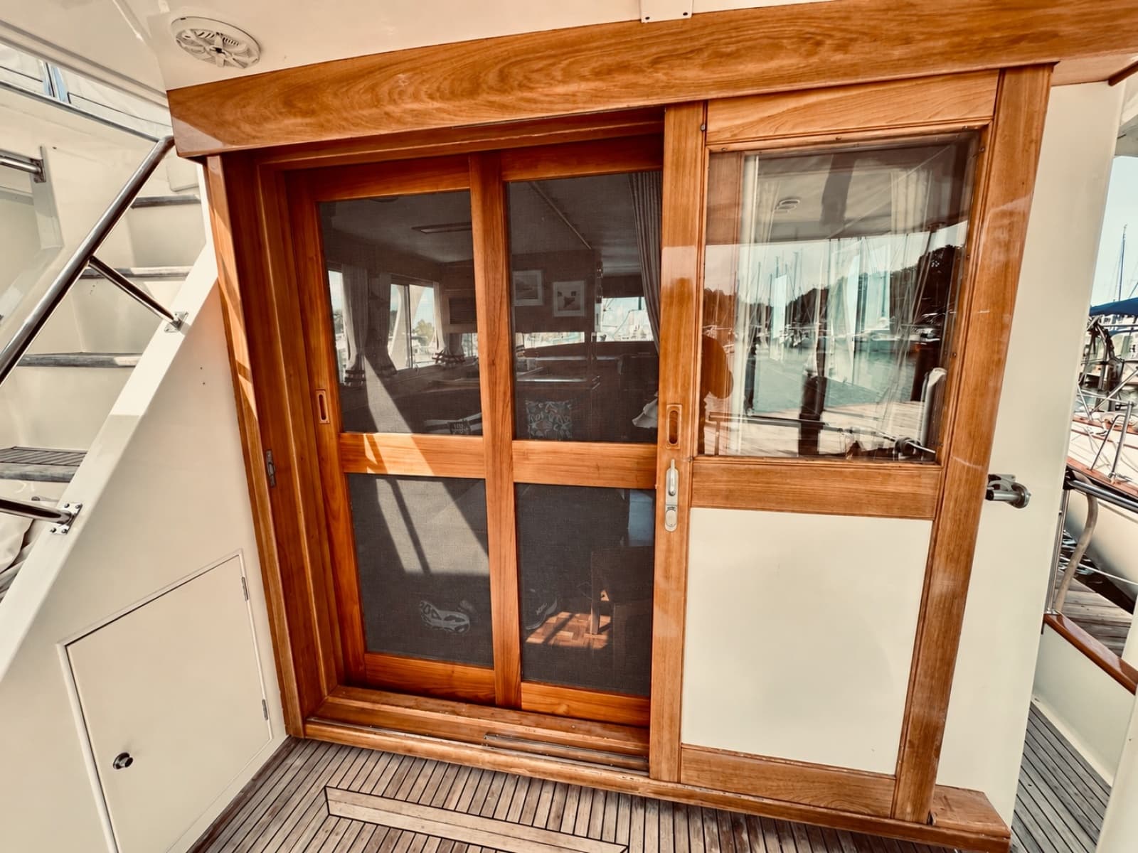 1998 Grand Banks Europa - Photo 30