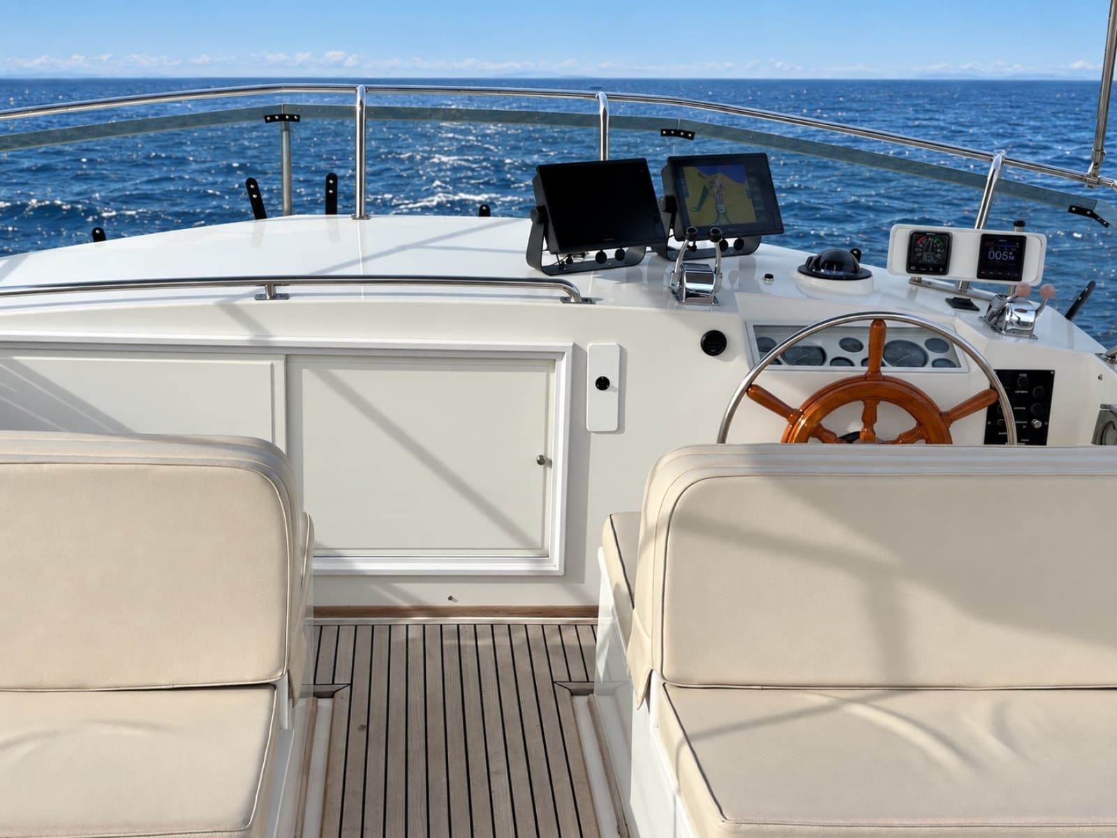1998 Grand Banks Europa - Photo 33