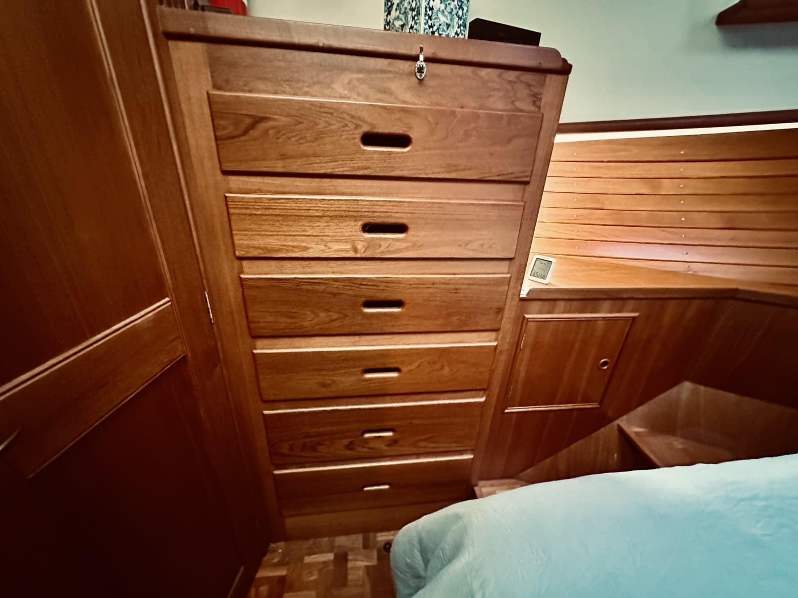 1998 Grand Banks Europa - Photo 43