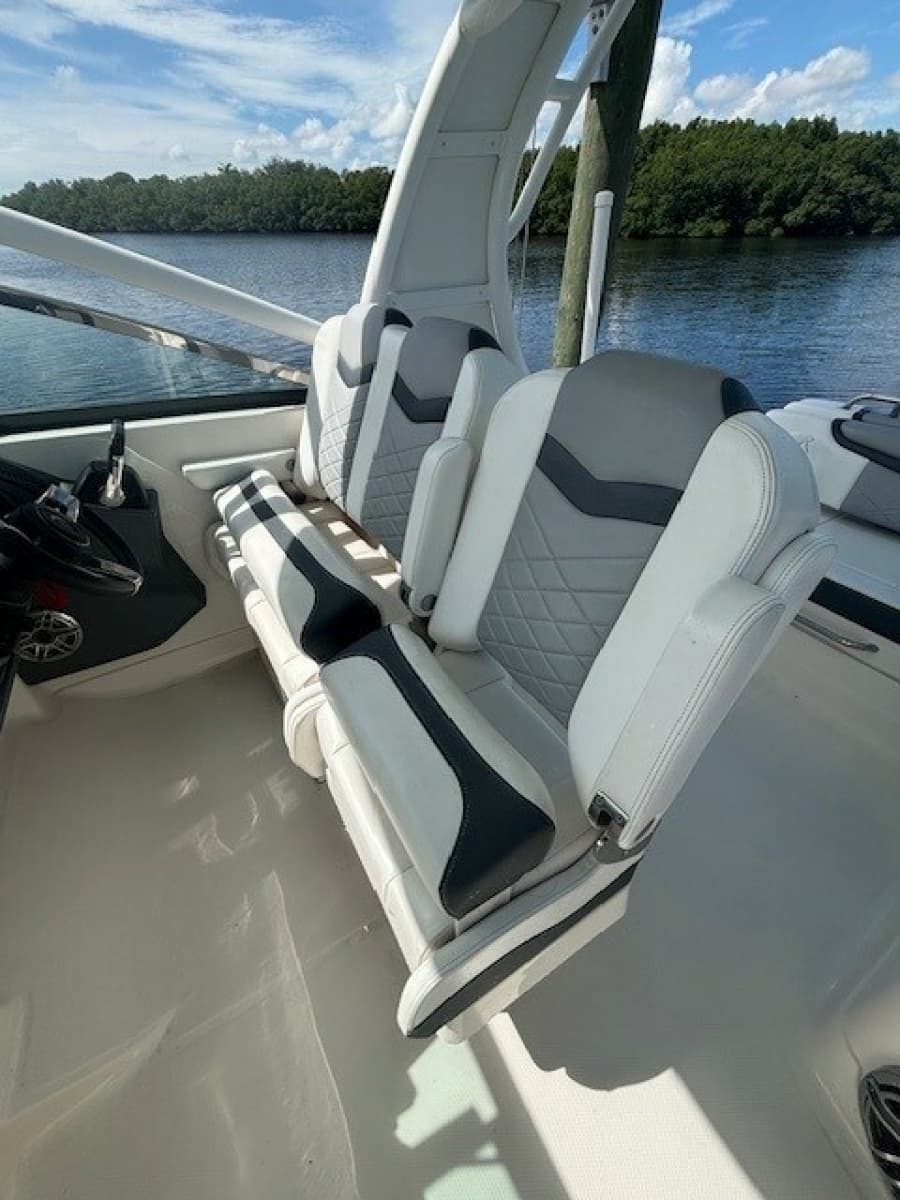 2021 Chaparral 28 OSX - Photo 27