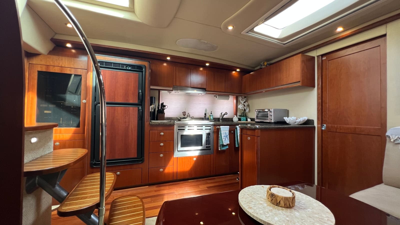 2006 Sea Ray 48 Sundancer - Photo 44
