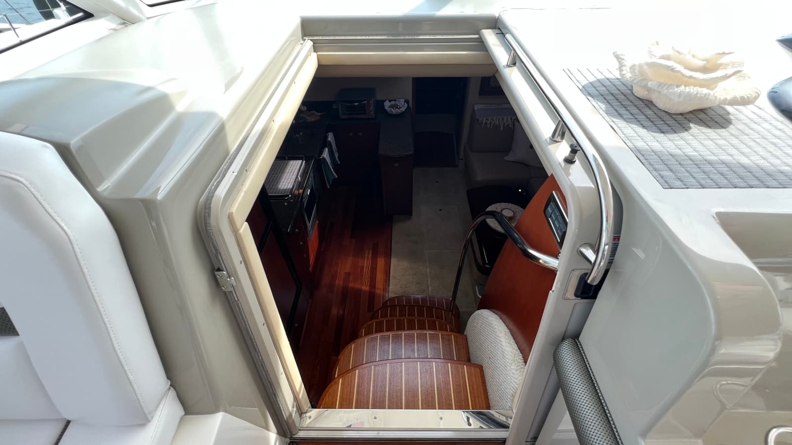 2006 Sea Ray 48 Sundancer - Photo 30