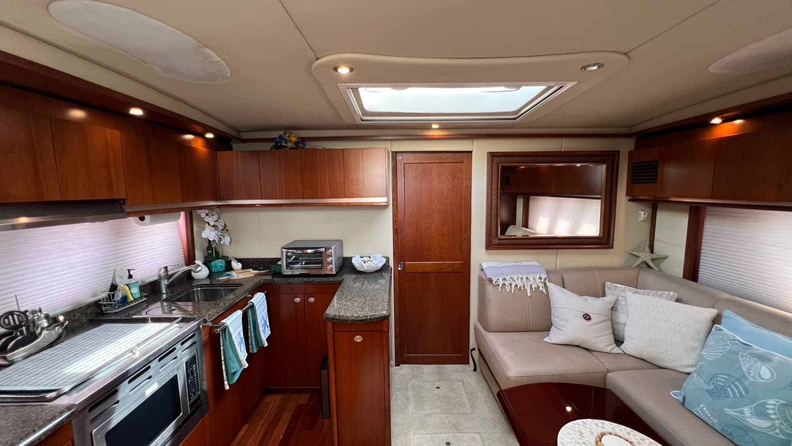 2006 Sea Ray 48 Sundancer - Photo 32