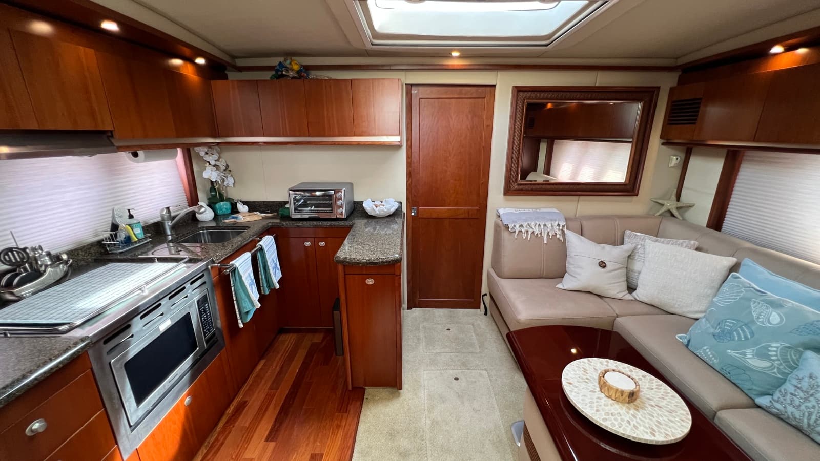 2006 Sea Ray 48 Sundancer - Photo 31