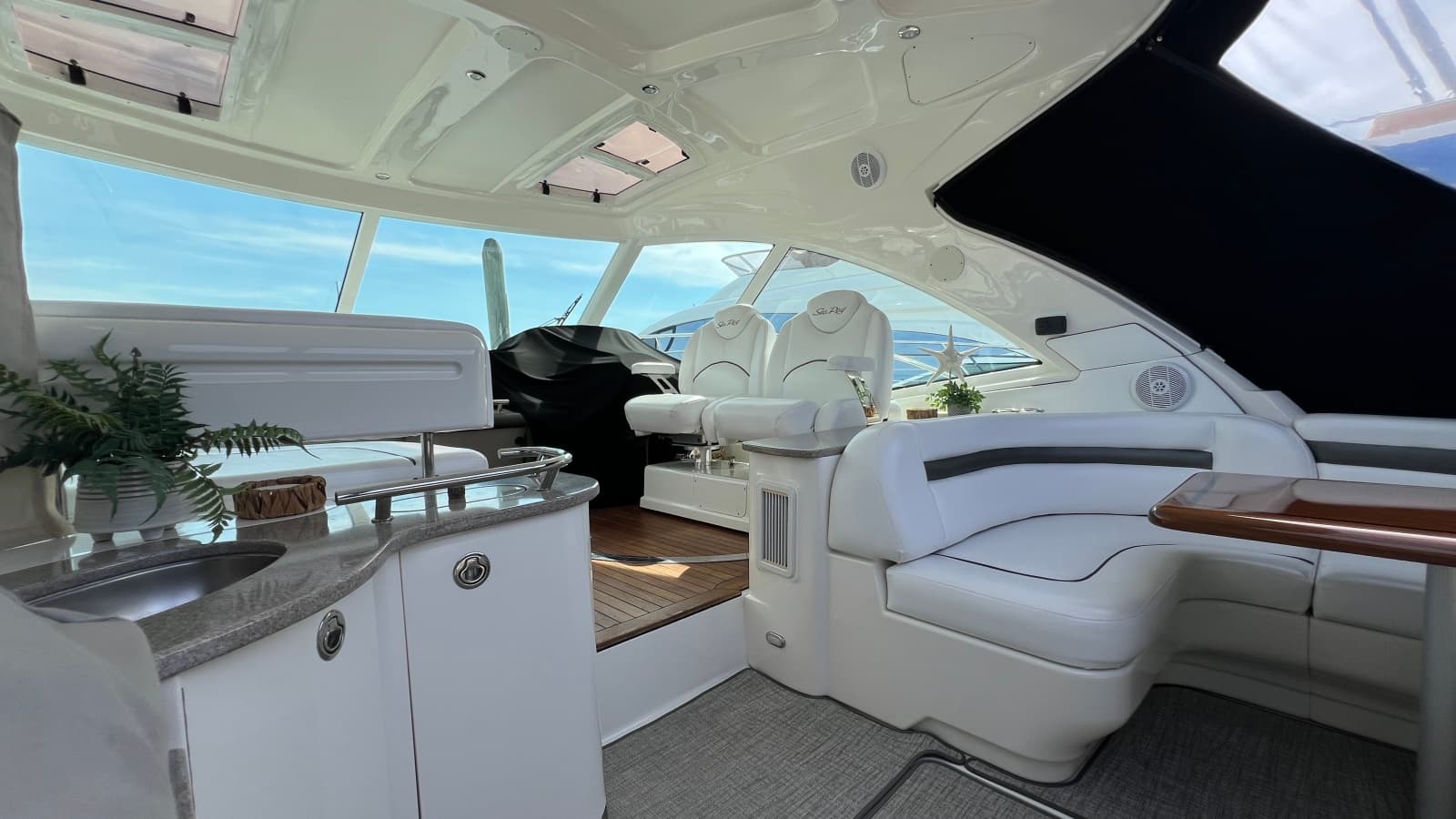 2006 Sea Ray 48 Sundancer - Photo 16