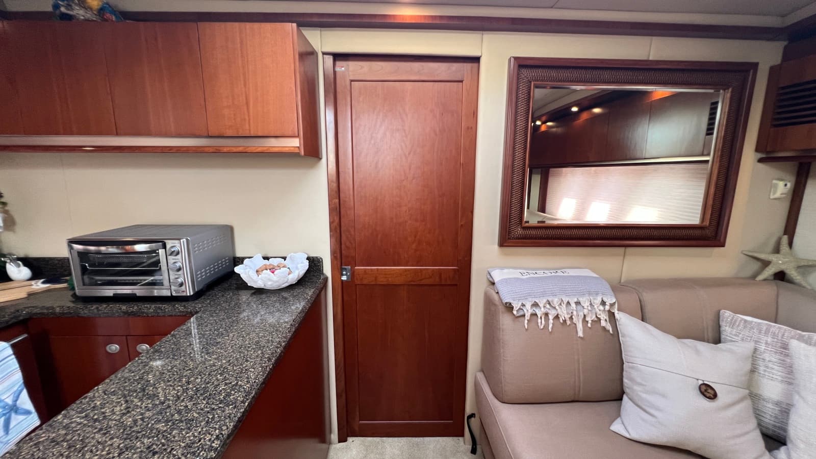 2006 Sea Ray 48 Sundancer - Photo 47