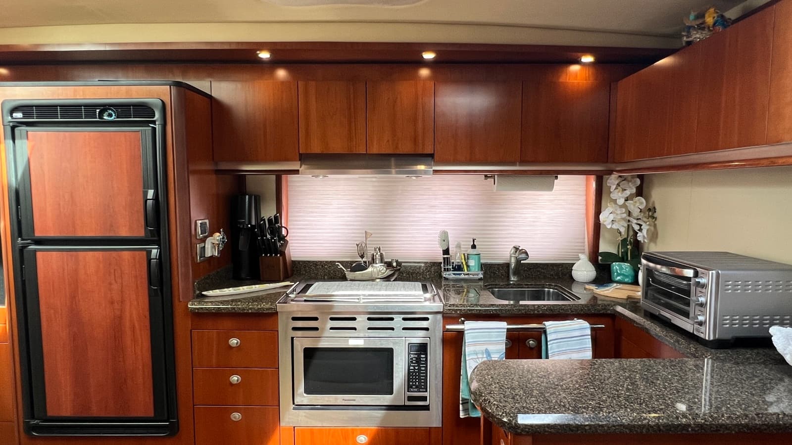 2006 Sea Ray 48 Sundancer - Photo 46