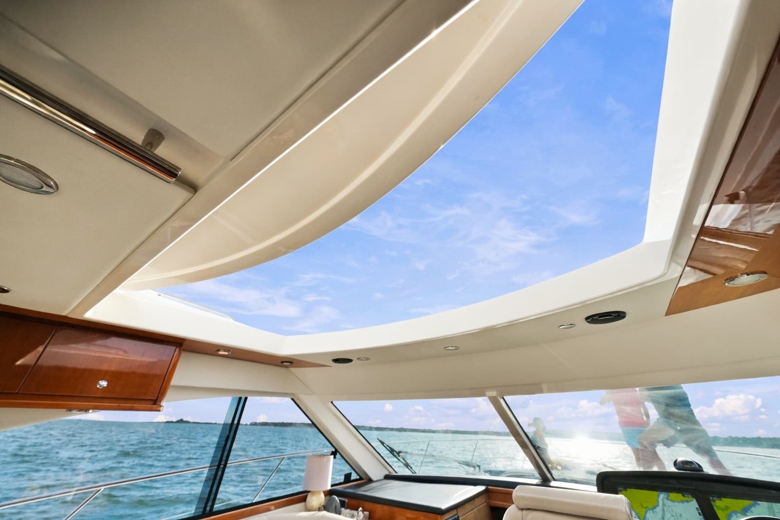 2015 Riviera 4400 Sport Yacht - Photo 21