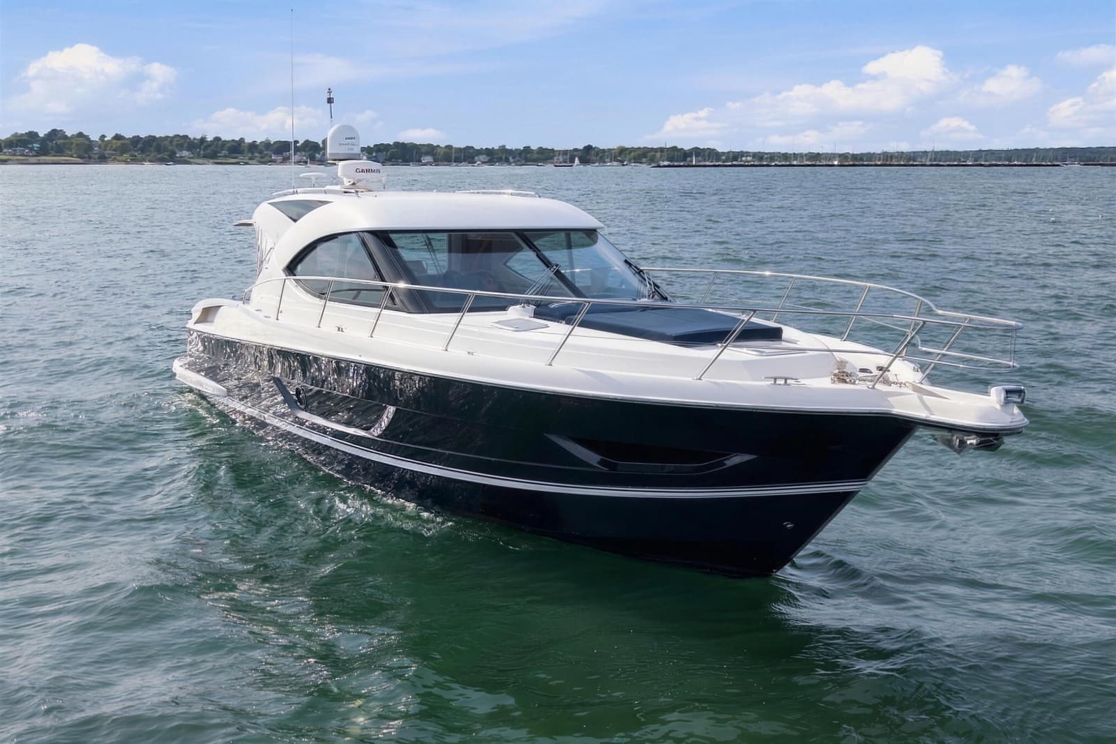 2015 Riviera 4400 Sport Yacht - Photo 2
