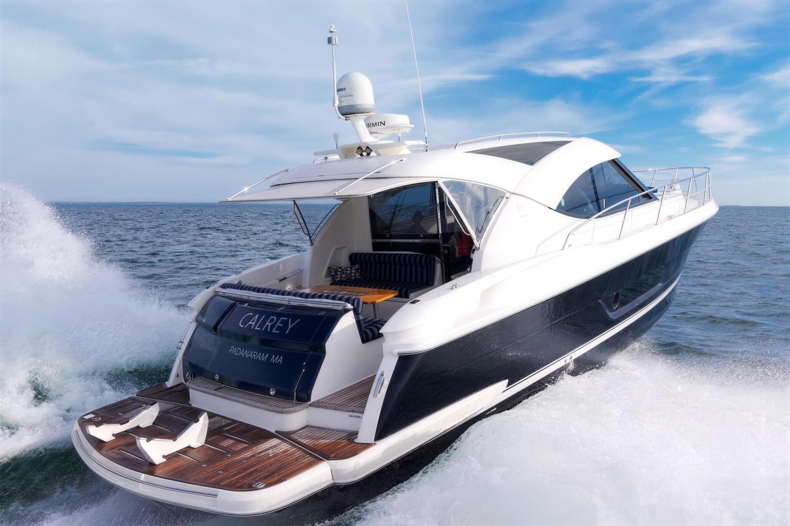 2015 Riviera 4400 Sport Yacht - Photo 8