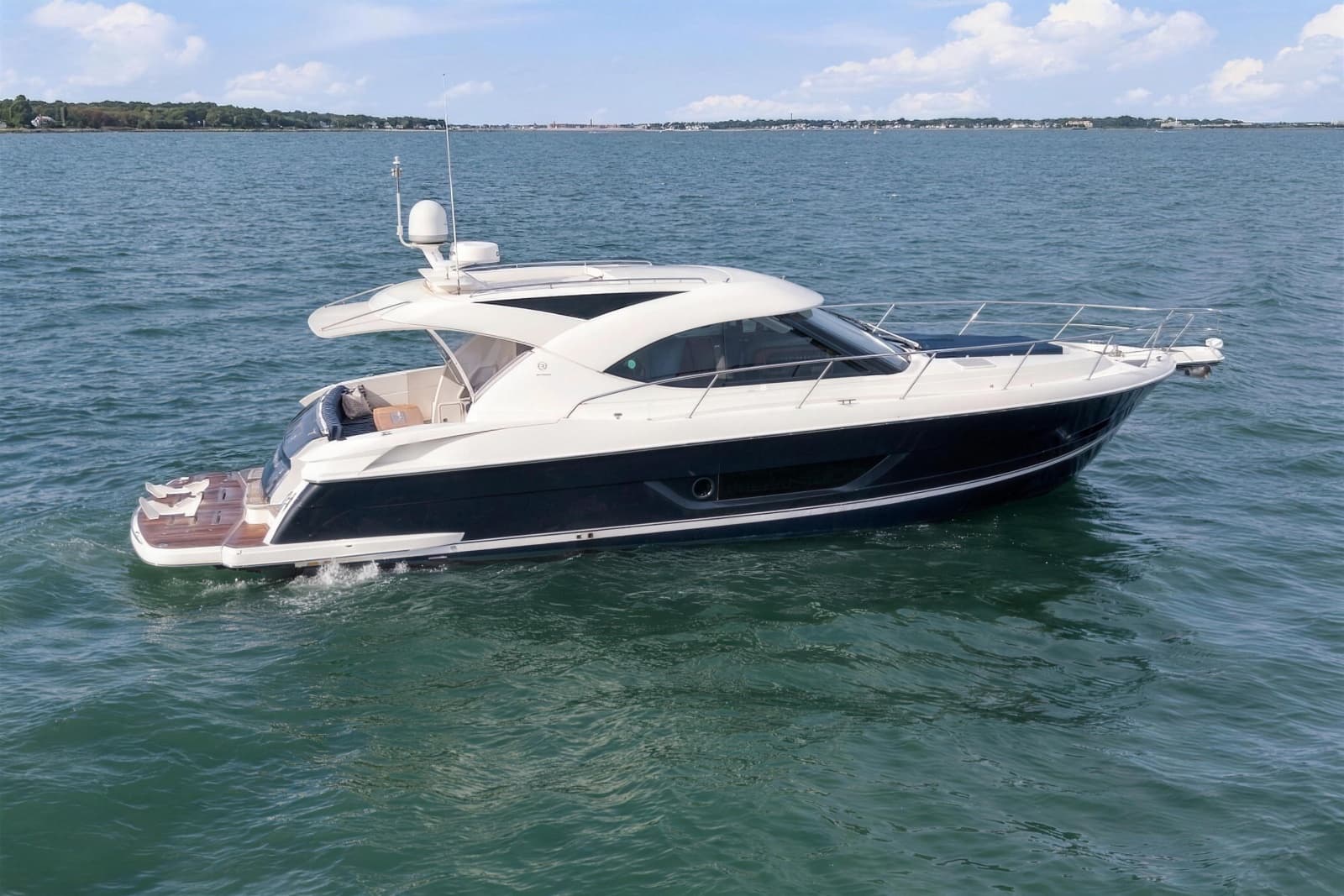 2015 Riviera 4400 Sport Yacht - Photo 3