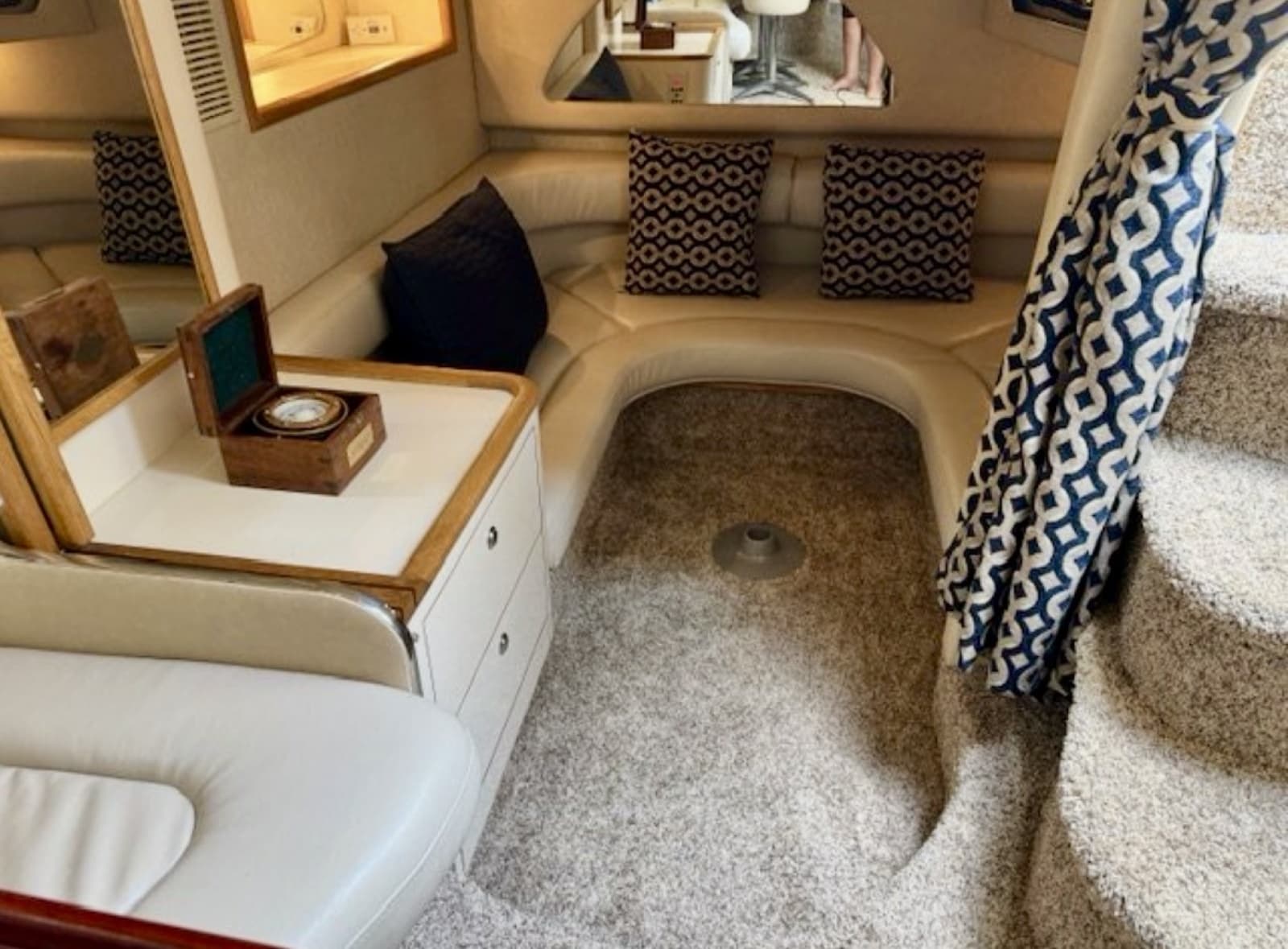 1995 Sea Ray 370 Sundancer - Photo 3