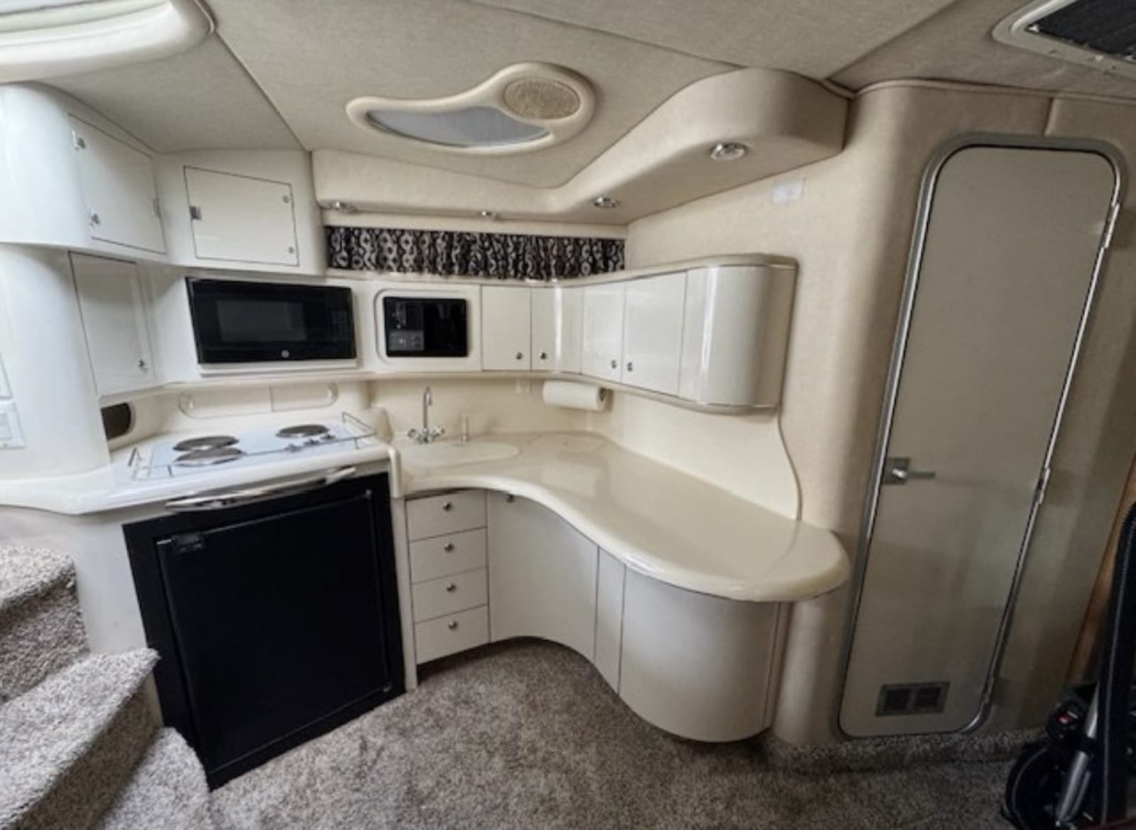 1995 Sea Ray 370 Sundancer - Photo 7