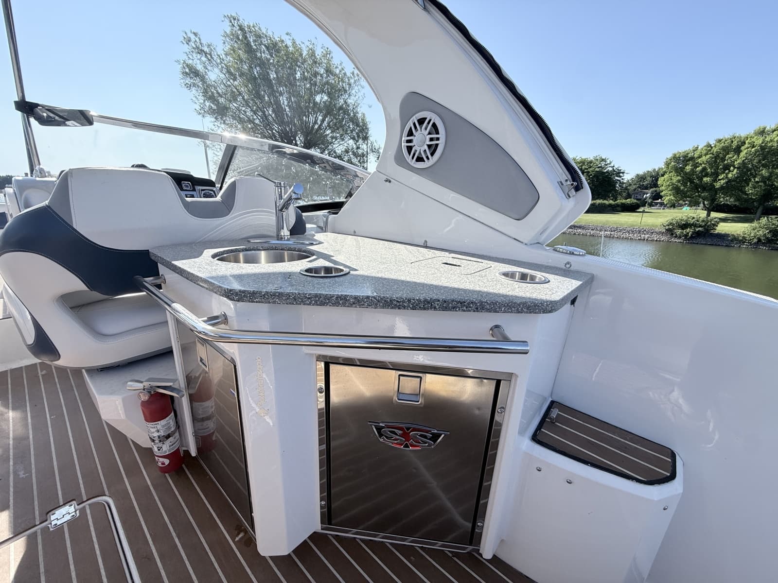 2012 Chaparral 327 SSX - Photo 9