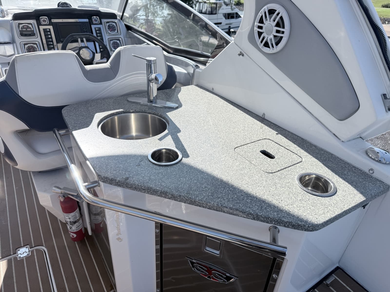 2012 Chaparral 327 SSX - Photo 8