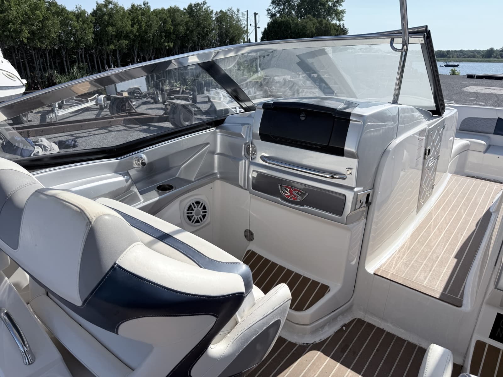 2012 Chaparral 327 SSX - Photo 10